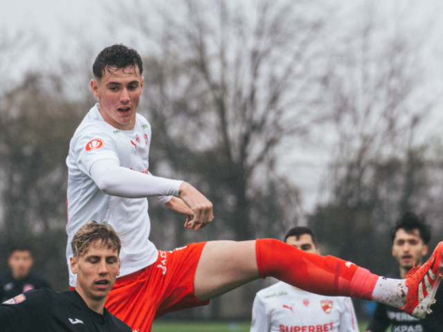 Dinamo clarifică: fotografie cu jucătorul nu este Photoshop