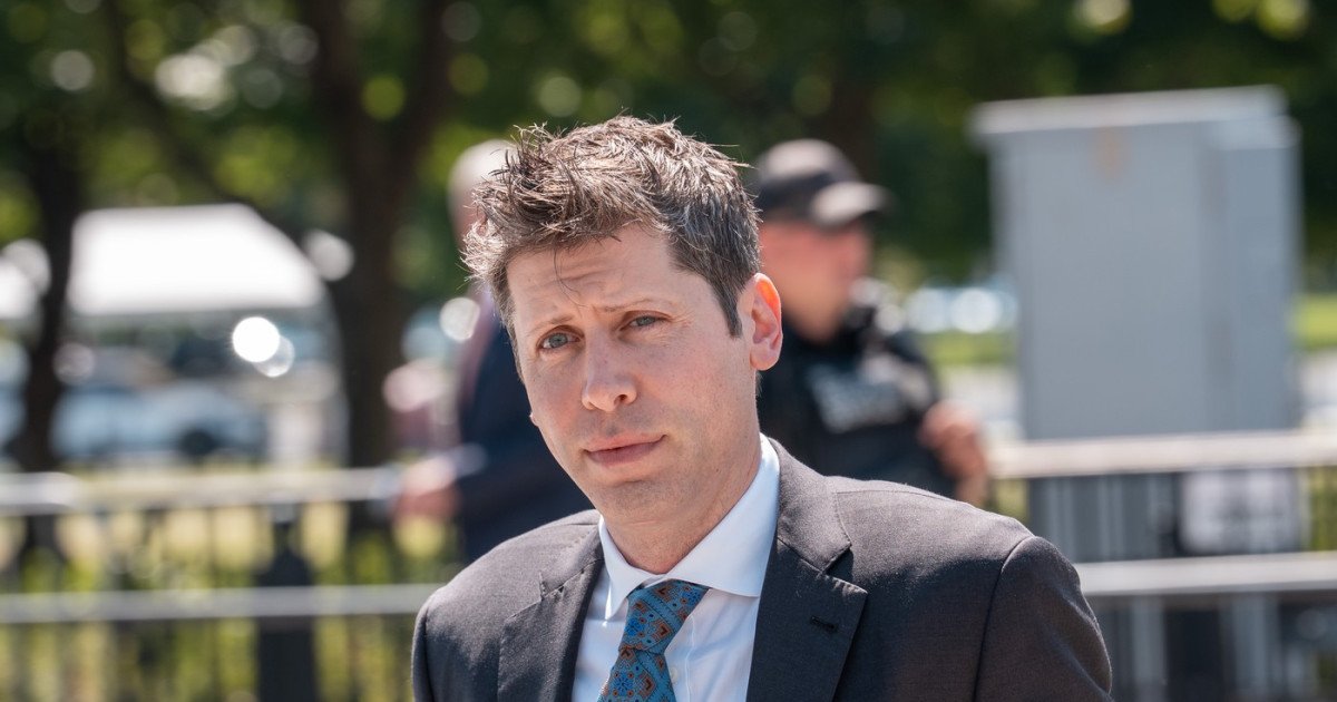 Sam Altman, CEO-ul OpenAI, a recunoscut recent că lanțul de evenimente legate de acordul încheiat cu Pentagonul a fost marcat de o decizie grăbită, care, în contextul reacțiilor negative din mediul public și tehnologic, necesită o reevaluare atentă