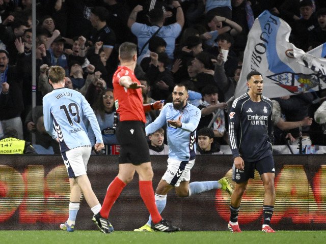 Real Madrid s-a impus cu greu în deplasarea de pe terenul lui Celta Vigo, scor 2-1, într-un meci tensionat și plin de evenimente, care a avut loc vineri seara pe stadionul Balaidos