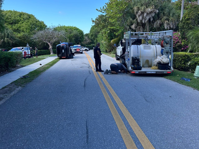 Tiger Woods, implicat într-un accident grav: a răsturnat mașina și a fost arestat