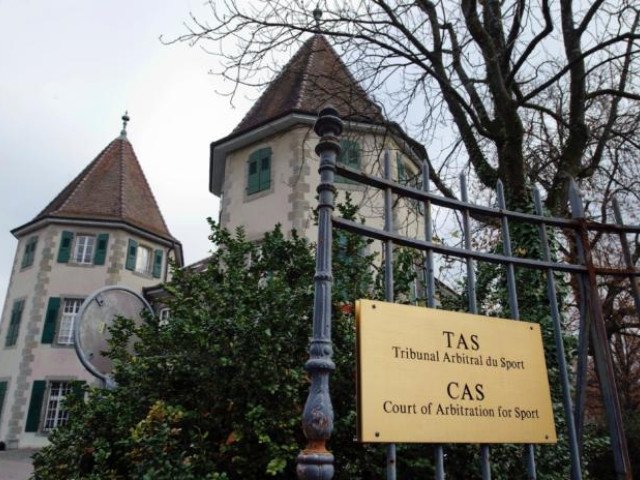 Tribunalul Administrativ din cadrul Municipiului București a pronunțat o decizie majoră pentru CFR, confirmând existența unei datorii considerabile ce poate duce la depunctarea echipei de fotbal a clubului