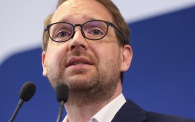 Dominic Fritz avertizează asupra crizei politice și economice, acuzând atacurile PSD ca fiind distractione în contextul dificultăților reale ale Guvernului Primarul capitalei, Dominic Fritz, a avut astăzi o intervenție incisivă la Digi24, unde a vorbit despre situația dificilă în care se află coaliția de guvernare, precum și despre atacurile frecvente ale PSD la adresa partidului pe care îl conduce USR