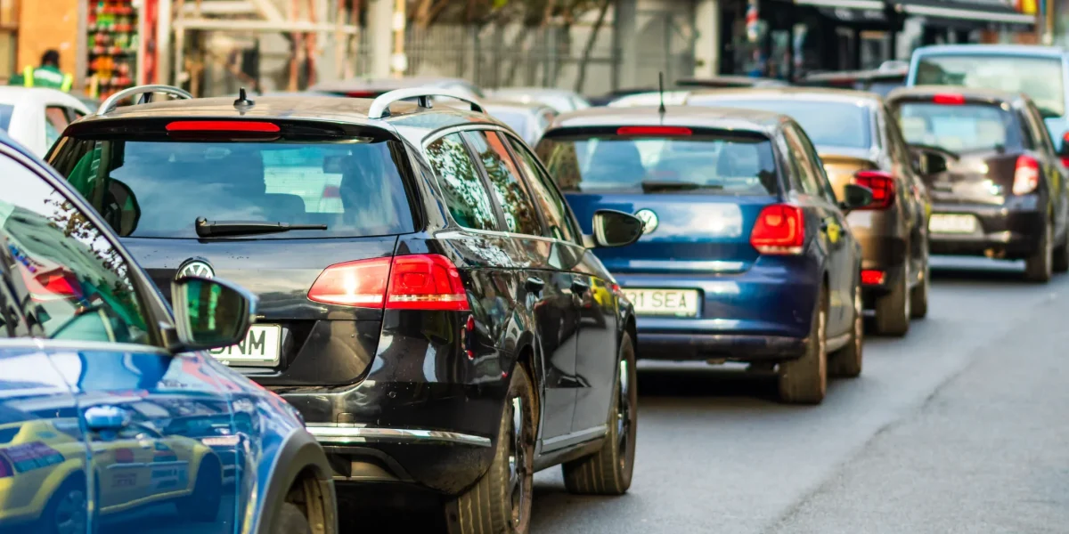 Slatina renunță la cote suplimentare pentru impozitul pe mașini, o decizie care va avea impact atât financiar, cât și social pentru comunitate Orașul Slatina a luat o decizie care poate schimba radical modul în care locuitorii își gestionează cheltuielile pentru deținerea unor autovehicule personale