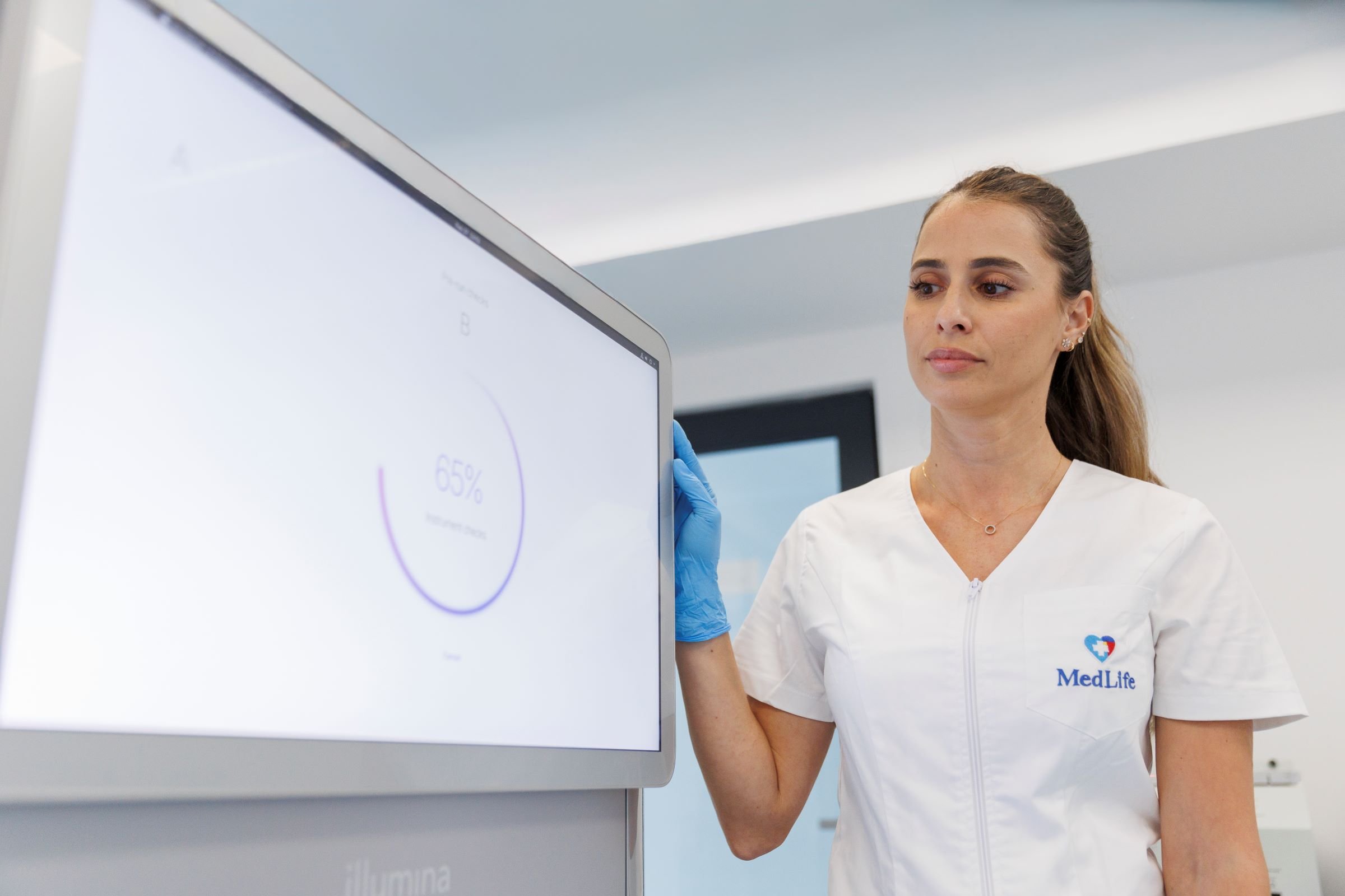 MedLife face un pas major în revoluționarea medicinei preventive din România prin rezultate preliminare ale primului studiu de genomică, care demonstrează potențialul testării genetice pentru identificarea timpurie a riscurilor de sănătate