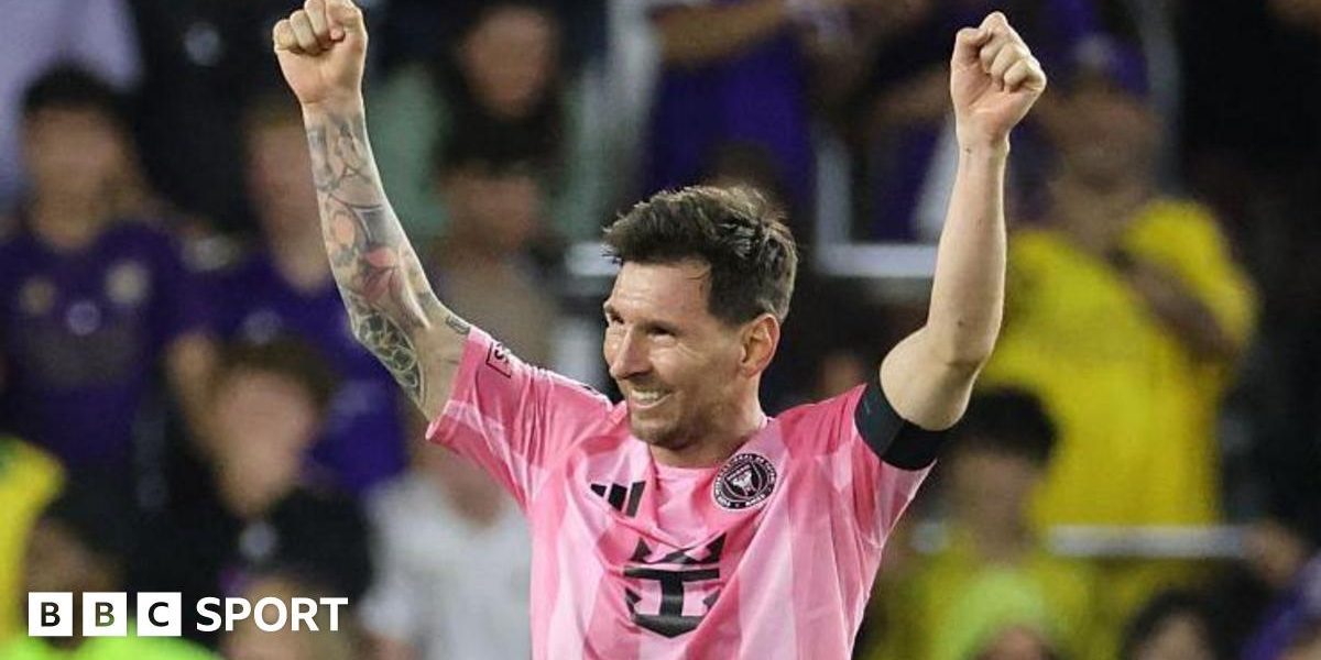 Lionel Messi celebrates