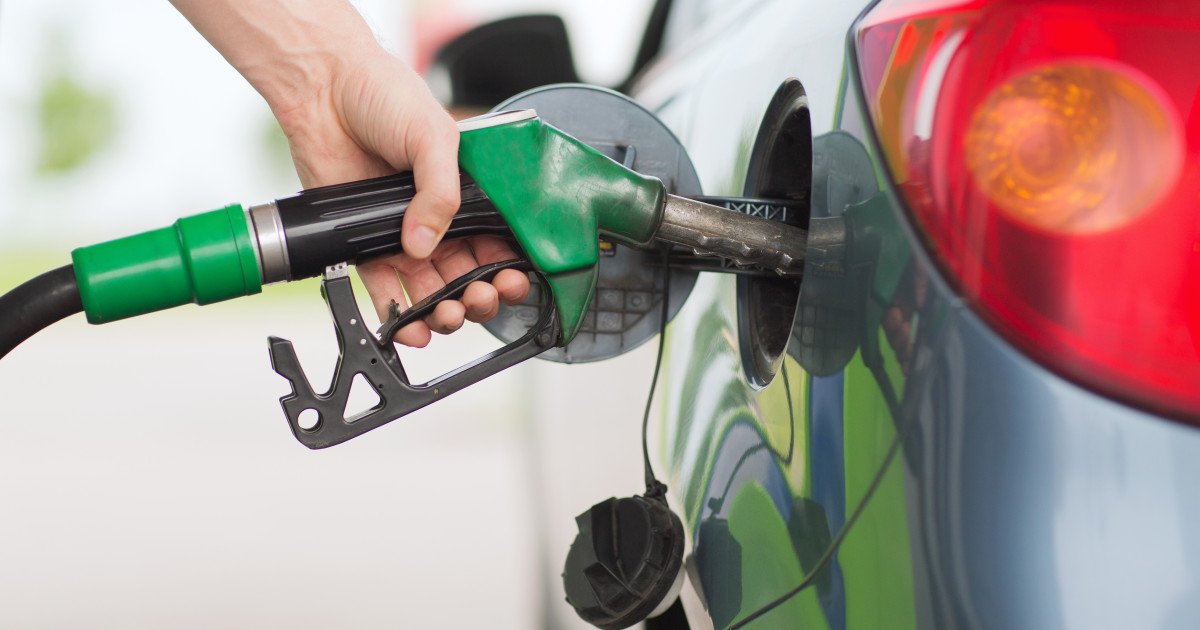 Guvernul României a pregătit un nou pachet de măsuri în contextul crizei carburanților, după publicarea, luni seară, a proiectului de ordonanță de urgență care declară starea de criză pe piața țițeiului și a produselor petroliere