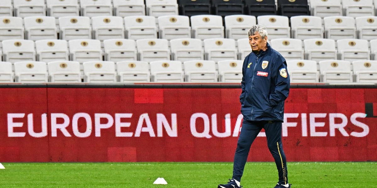 BREAKING Lui Mircea Lucescu i s-a făcut rău în cantonamentul naționalei. Selecționerul a fost dus la spital în stare stabilă