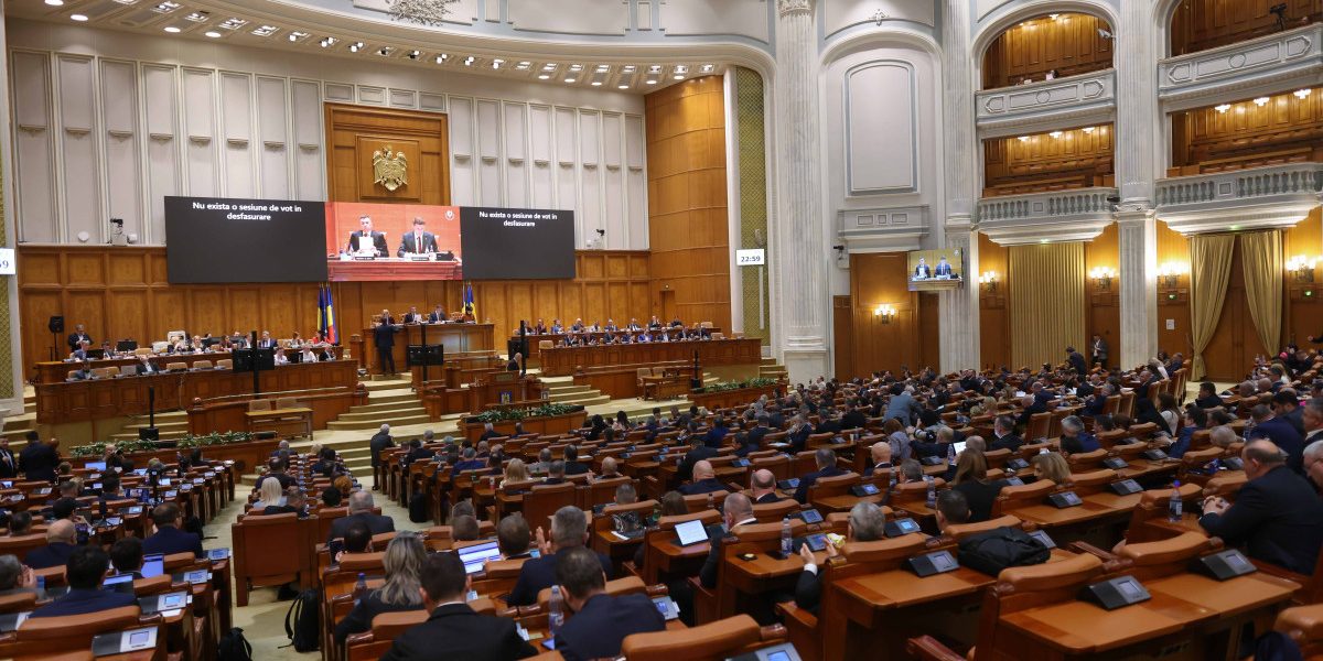 Majoritatea alegătorilor români declară că ar pune ștampila pe partidul AUR la alegerile parlamentare, conform ultimului sondaj realizat de compania Avangarde