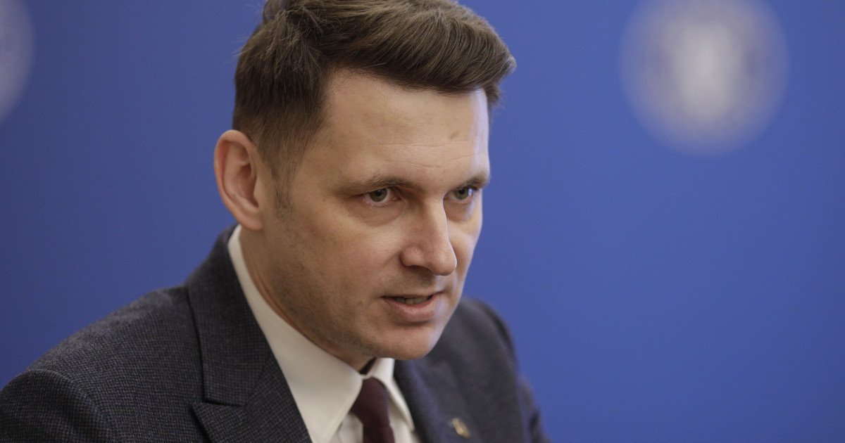 România își consolidază alianțele de securitate în contextul geopolitic actual, președintele Senatului subliniind importanța SUA în strategia de apărare națională Într-o perioadă marcată de tensiuni crescânde în regiunea Europei, oficialii români profund conștienți de complexitatea geopolitică, reafirmă legătura strânsă a României cu Statele Unite ale Americii