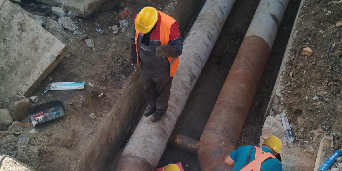 Modernizarea sistemului de termoficare al Capitalei, un pas spre eficiență și sustenabilitate Investițiile în infrastructura de termoficare a Bucureștiului continuă, cu un proiect ambițios de modernizare care prevede reabilitarea a patru tronsoane ale rețelei de transport a energiei termice