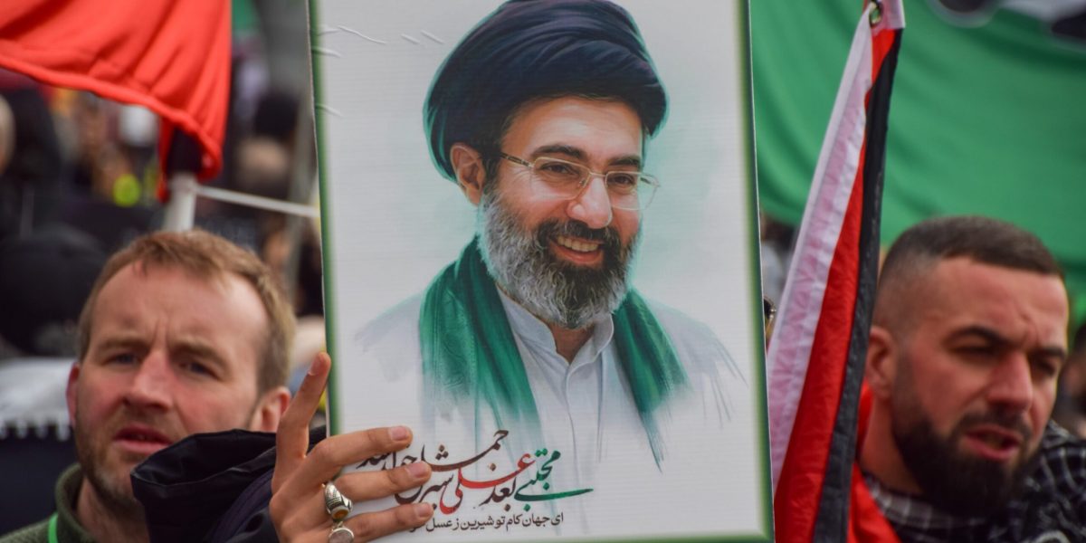 Cine influențează deciziile în Iran în 2023?