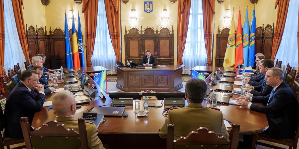 Consiliul Suprem de Apărare a Țării convocat pentru evaluarea unei dislocări militare de amploare în contextul tensiunilor din Orientul Mijlociu Camera în care se vor decide viitorul securității naționale s-a adunat miercuri dimineață la Palatul Cotroceni, în cadrul unei reuniuni extraordinare a Consiliului Suprem de Apărare a Țării (CSAT)