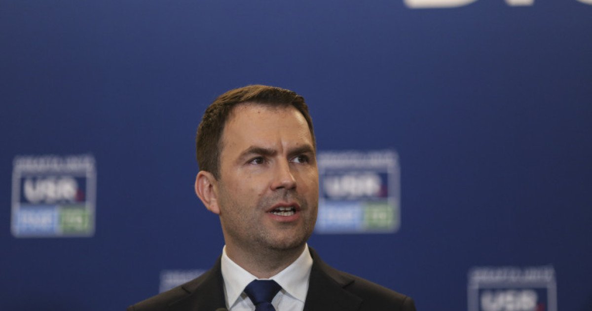 Fostul ministru al Transporturilor și liderul USR București, Cătălin Drulă, anunță că legea privind alocările bugetare pentru capitală, esențială pentru finanțarea proiectelor de modernizare și infrastructură, a trecut tacit de Senat și cere urgent întărirea sprijinului parlamentar pentru adoptarea ei