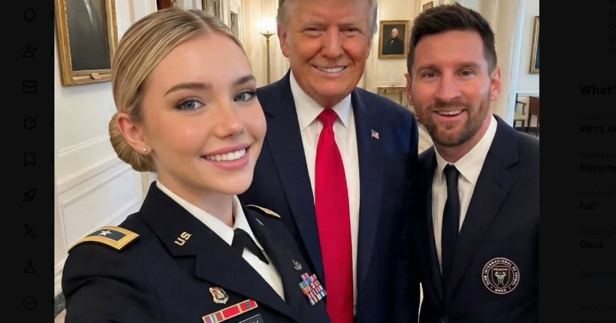 Fotoreporterii americani, fascinați de întâlnirea istorică dintre Messi și Trump la Casa Albă Un eveniment care a captat imaginația mass-media din întreaga lume s-a petrecut recent în Statele Unite, când Lionel Messi, în echipa sa risipează așteptările ca vedetă a MLS, a fost invitat oficial la Casa Albă