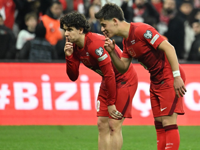 Pe stadionul național din București, atmosfera s-a împletit cu entuziasm și admirație în seara de marți, după ce România a întâlnit echipa U21 a Turciei într-un meci extrem de important pentru calificările la Champions League a tineretului european