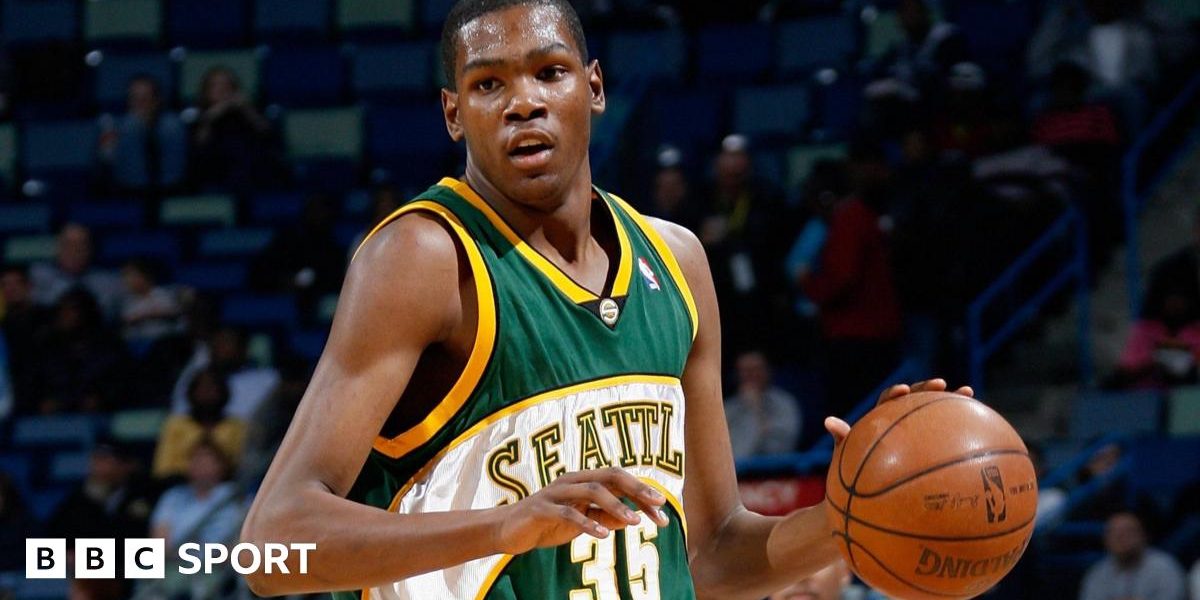 Kevin Durant playing for the Seattle Supersonics in 2008