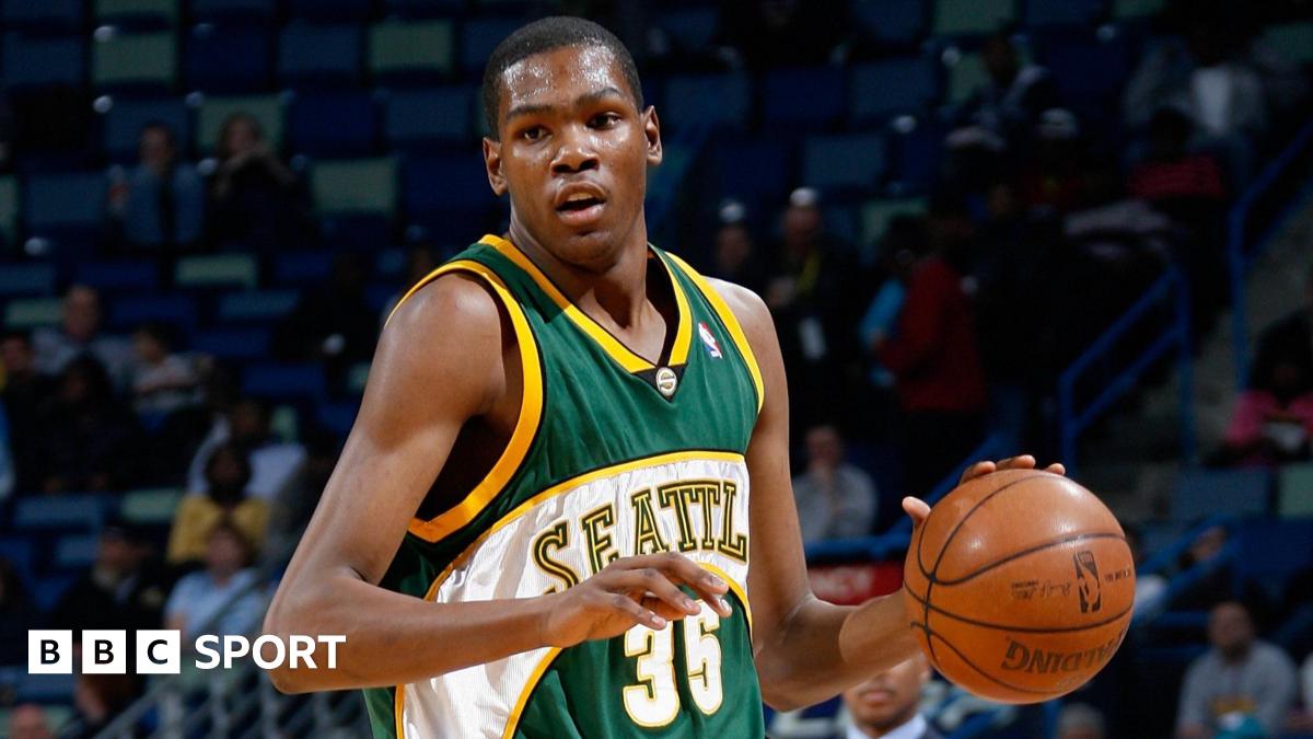 Seattle poate recâștiga un echipă NBA după ce consiliul de conducere al ligii a aprobat examinarea posibilității de a adăuga două noi formații, fiind considerată o opțiune și pentru o eventuală extindere