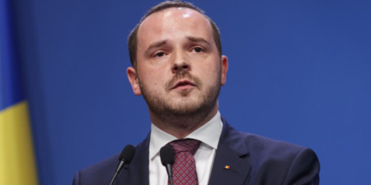 Campanie de informare și controverse în jurul vaccinării copiilor: ministrul Sănătății subliniază libertatea de alegere și combaterea dezinformării medicale Într-o perioadă în care dezbaterile despre vaccinare devin tot mai acerbice în societatea românească, ministrul Alexandru Rogobete a anunțat demararea unei campanii de informare menit să aducă claritate în rândul părinților și să contracareze valul de dezinformare ce circulă în ultimele luni