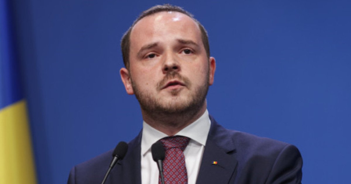 Campanie de informare și controverse în jurul vaccinării copiilor: ministrul Sănătății subliniază libertatea de alegere și combaterea dezinformării medicale Într-o perioadă în care dezbaterile despre vaccinare devin tot mai acerbice în societatea românească, ministrul Alexandru Rogobete a anunțat demararea unei campanii de informare menit să aducă claritate în rândul părinților și să contracareze valul de dezinformare ce circulă în ultimele luni