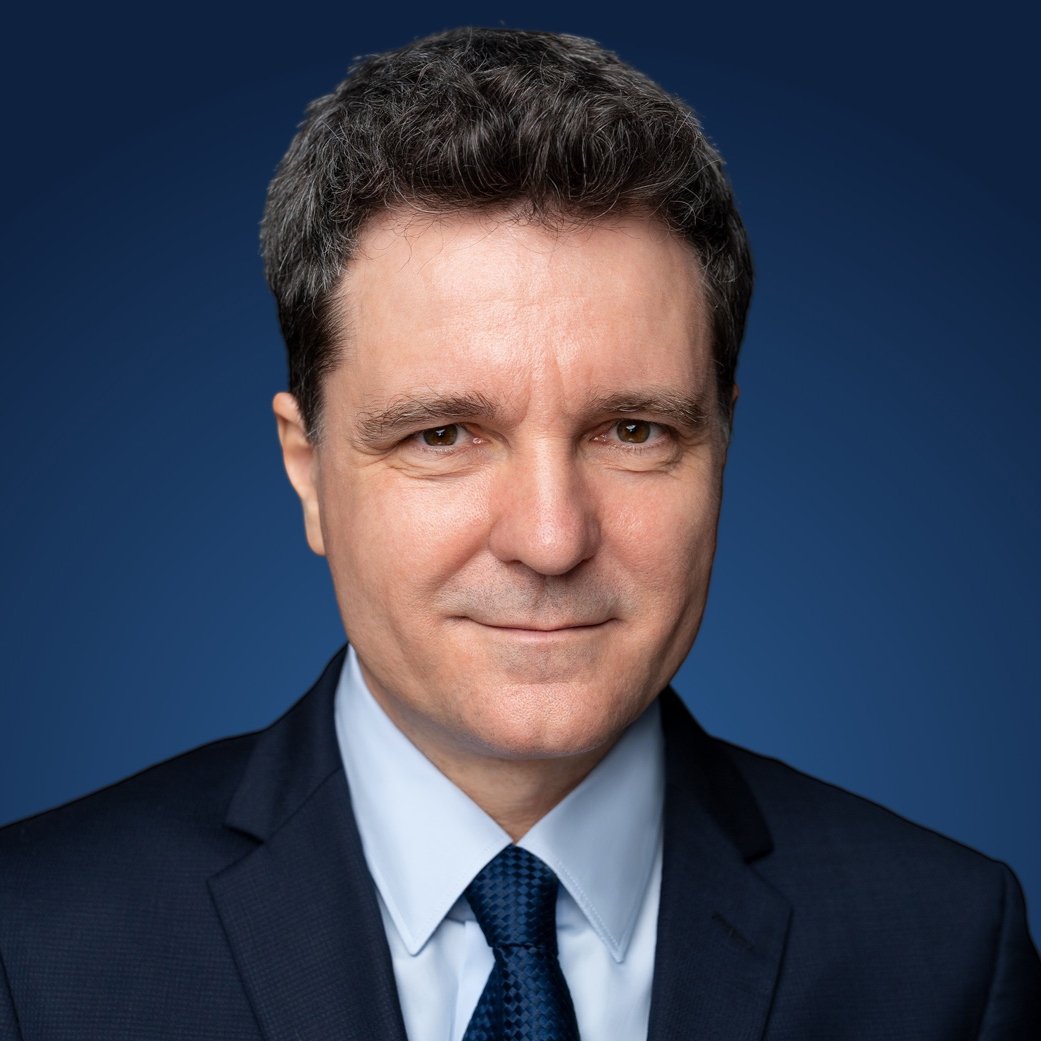 România aderă la angajamentul internațional pentru libertatea navigației în Strâmtoarea Ormuz Situația geopolitică amplificată în regiunea Golfului Persic continuă să se afle în centrul atenției internaționale, iar România anunță oficial că se alătură eforturilor multinaționale de a asigura libertatea navigației în Strâmtoarea Ormuz