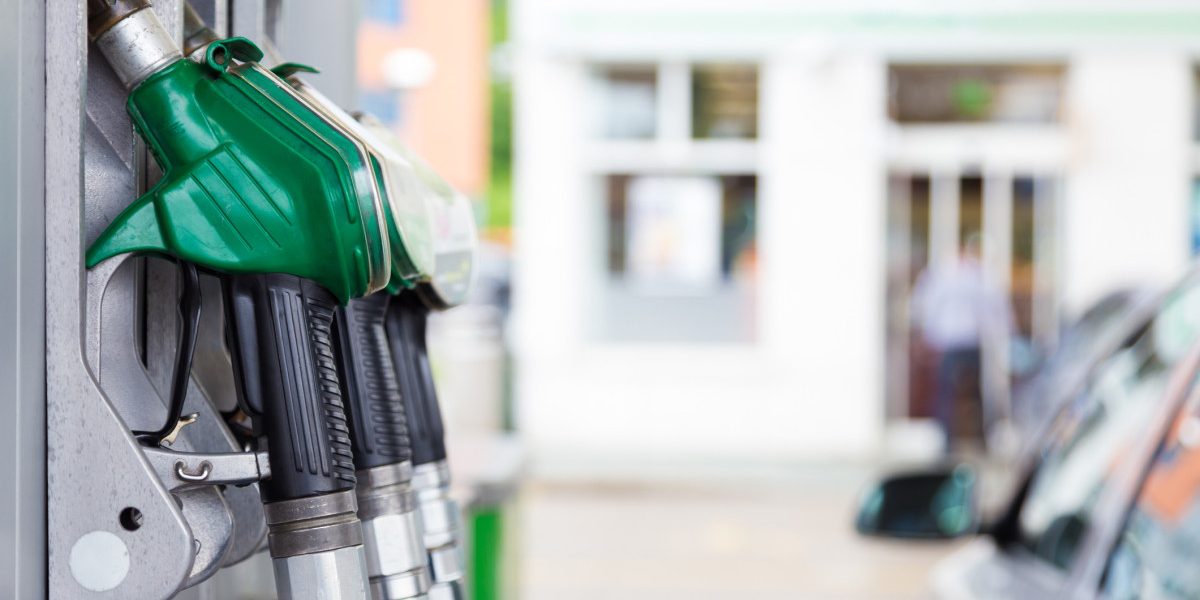 Prețul carburanților în România riscă să atingă pragul critic de 10 lei pe litru în următoarele săptămâni, în contextul celei mai accentuate creșteri a prețului barilului de petrol din 1983 încoace