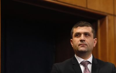 Ministrul Apărării, Radu Miruță, a lansat un atac dur la adresa percepției generale asupra situației financiare a României, afirmând că țara nu este săracă, ci „sărăcită”