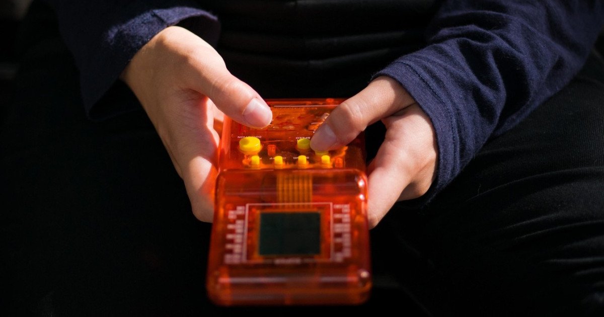 Tetris, o armă neașteptată împotriva traumei: un studiu revoluționar oferă speranță pentru cei afectați de PTSD O simplă joculeț de puzzle, precum Tetris, pare să aibă potențialul de a contribuie semnificativ în tratarea unor traume psihologice