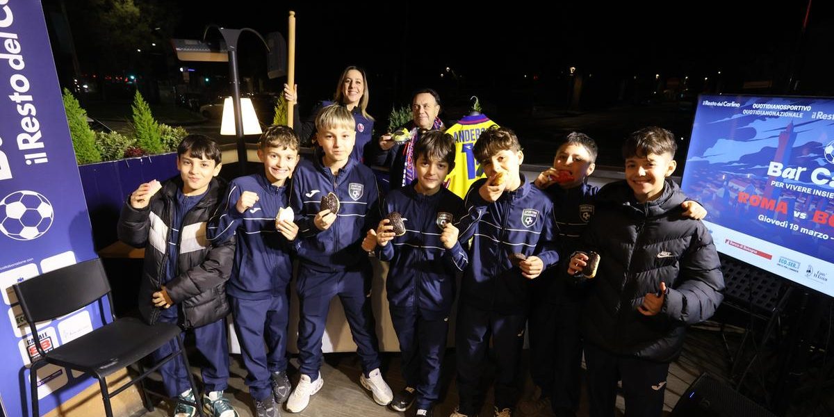 la notte delle stelle, tra musica e pallone. “È bello essere qui”