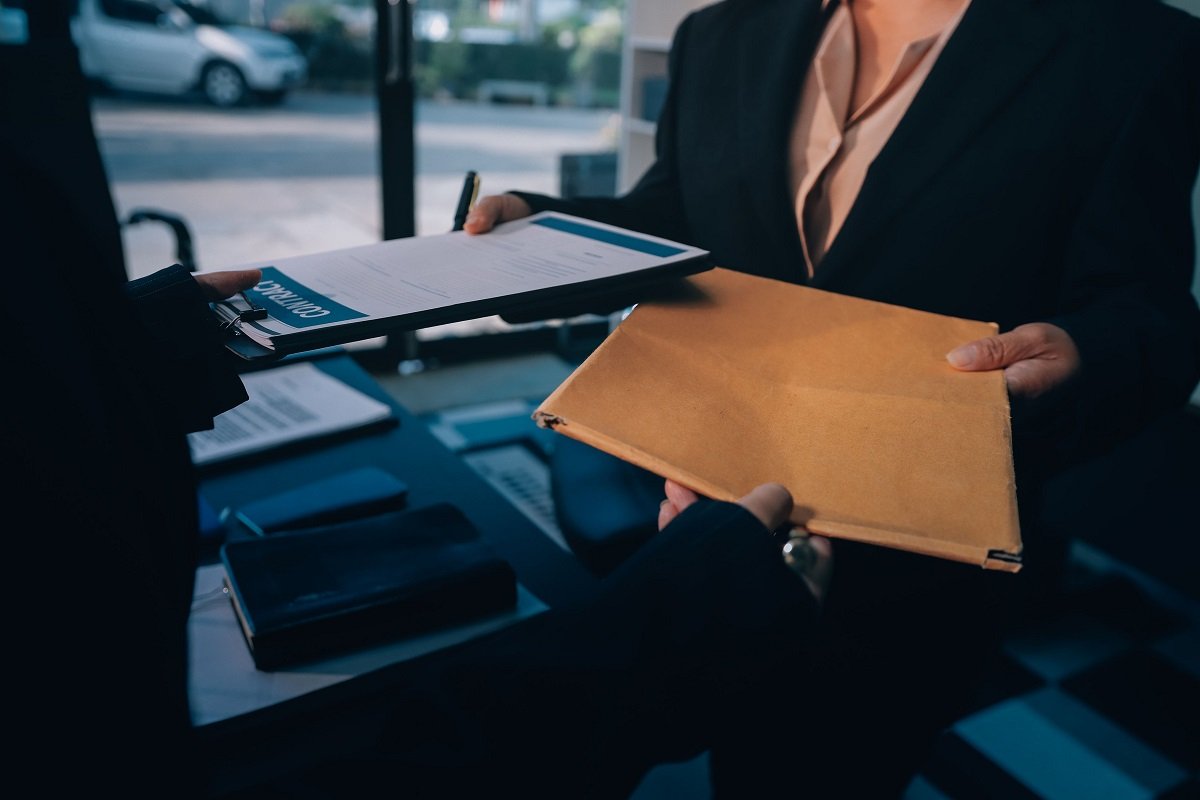 Autoritățile fiscale și locale vor avea acces, începând de anul viitor, la informațiile despre vânzările de bunuri imobile și autovehicule efectuate de persoanele fizice, după ce un nou set de reguli a fost adoptat pentru a extinde monitorizarea tranzacțiilor imobiliare