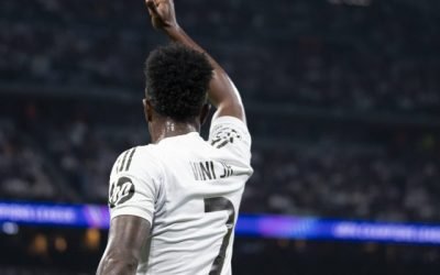 Vinicius Jr. nu și-a iertat amendamentul nemiloase după penalty-ul ratat în meciul dintre Real Madrid și Manchester City. Duelul, unul extrem de important în cursa pentru trofeul Ligii Campionilor, a fost umbrit nu doar de incidentul respectiv, ci și de reacția jucătorului brazilian, care a avut parte de o critică dură din partea suporterilor și a presei. În ciuda eforturilor din teren, vina pentru eliminarea madrilenilor pare acum să fie încărcată cu o tensiune acerbă, iar Vinicius a rămas singur în fața criticilor acerbe ce-i sunt adresate