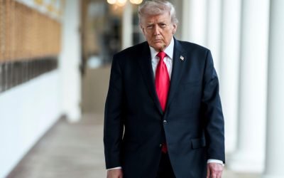 Decizii riscante în politica economică a SUA: criza Iranului și provocările pentru stabilitatea națională Președintele american Donald Trump continuă să adopte o serie de măsuri economice extrem de riscante, ale căror consecințe pot destabiliza nu doar economia internă, ci și echilibrul geopolitic global