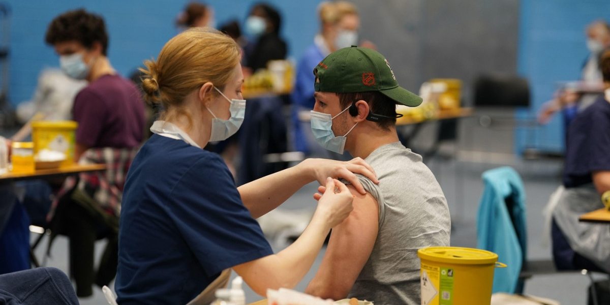 Europa, vulnerabilă după focarul de meningită din Marea Britanie; România nu are vaccin anti-meningită în schema națională