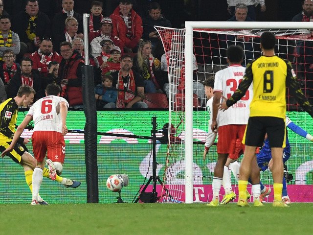 FC Köln a fost aproape de a produce o surpriză majoră în etapa recentă din Bundesliga, dar în cele din urmă Borussia Dortmund a obținut victoria cu scorul de 2-1 pe terenul gazdelor