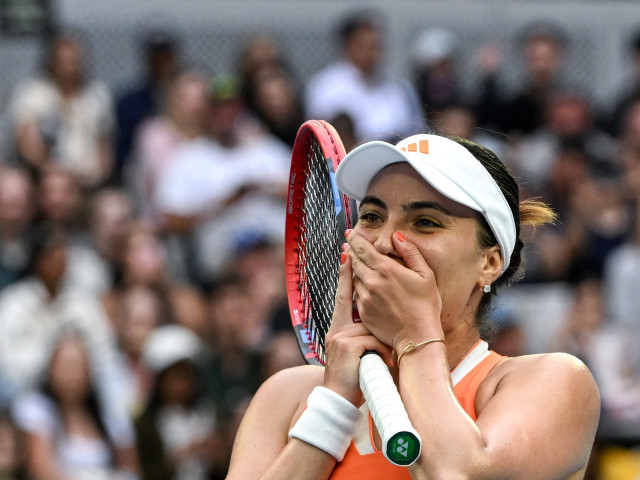 Meciurile de la turneul WTA Miami sunt din nou în centrul atenției, însă vremea capricioasă a dat planurile peste cap organizatorilor