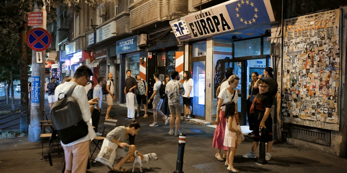 Program complet la Cinema Europa: „Filantropica”, „Cravata Galbenă” și „Două lozuri”