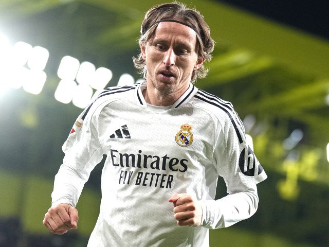 Luka Modric, posibilitatea de a reveni la Real Madrid, și condiția surprinzătoare impusă de Massimiliano Allegri pentru preluarea conducerii tehnice a Juventusului Unul dintre cei mai mari mijlocași ai generației sale, Luka Modric, pare să fie din nou în centrul atenției, după ce s-a zvonit că ar putea reveni la Real Madrid, club care i-a fost și loc de afirmare pentru aproape un deceniu
