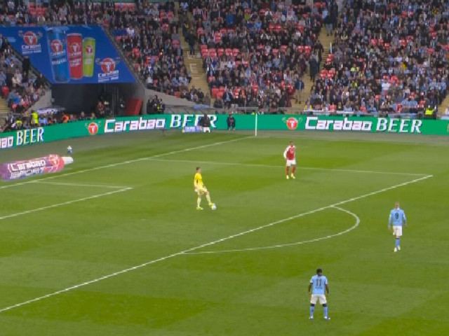 Un spectacol incendiar în fața a 90.000 de spectatori: artistul face scenă cu o sinceritate neașteptată Unul dintre cei mai controversați și spectaculoși artiști ai momentului a făcut ravagii pe scena festivalului care a adunat în această săptămână un public record de peste 90.000 de oameni