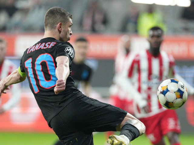 Impulsul de a clarifica viitorul lui Florin Tănase în cadrul celor de la FCSB a fost dat de impresarul său, Alexandru Vlad, care a ieșit recent la rampă pentru a explica situația complicată a atacantului