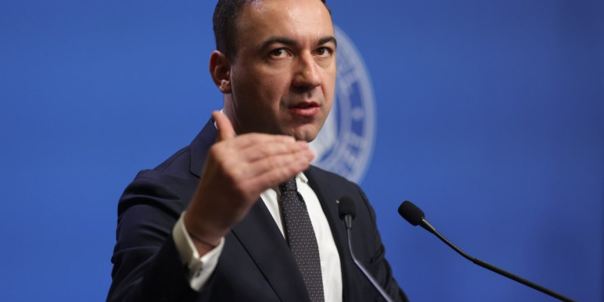 România dispune de stocuri suficiente de carburanți pentru următoarele cinci luni, chiar și în situația în care toate livrările externe ar fi oprite și nu s-ar mai produce deloc combustibil pe plan intern