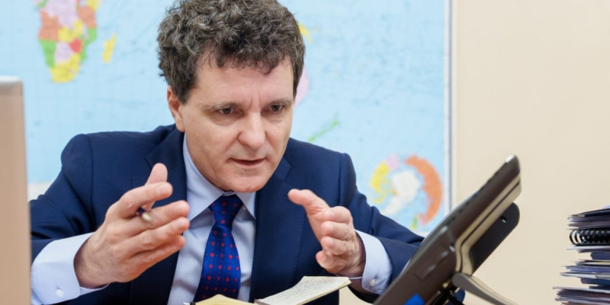 Scandal diplomatic și declarații tensionate: președintele Nicușor Dan despre acuzațiile aduse Oanei Țoiu O situație tensionată s-a dezvoltat în ultima zi în contextul relațiilor diplomatice din România, după acuzațiile grave lansate de fostul premier Victor Ponta la adresa ministrului de Externe, Oana Țoiu