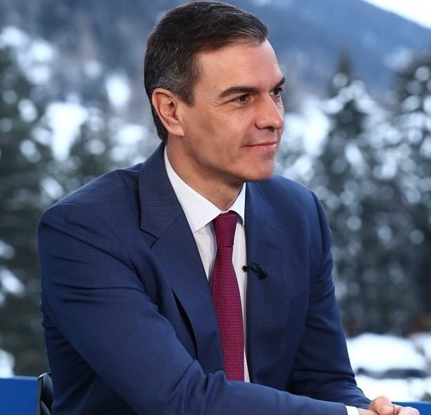 Premierul Spaniol Pedro Sánchez acuză SUA și Israel pentru escaladarea tensiunilor în Orientul Mijlociu Pedro Sánchez, președintele guvernului spaniol, a reiterat criticile ferme față de campania militară condusă de Statele Unite și Israel împotriva Iranului, afirmând că acțiunile acestora reprezintă „o greșeală extraordinară” și sunt „în contradicție cu dreptul internațional”