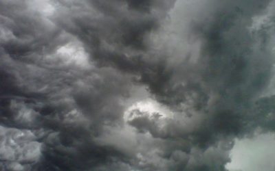 Avertizare meteo de severă intensitate în zona Chicago și împrejurimi: Vigilență sporită pentru zilele următoare Meteorologii au emis un alertor de vreme severă pentru mai multe județe din zona Chicago, inclusiv DeKalb, LaSalle, Cook, DuPage, Grundy, Kane, Kendall, Lake, McHenry și Will, valabil până cel târziu marți dimineața, la ora 3.00