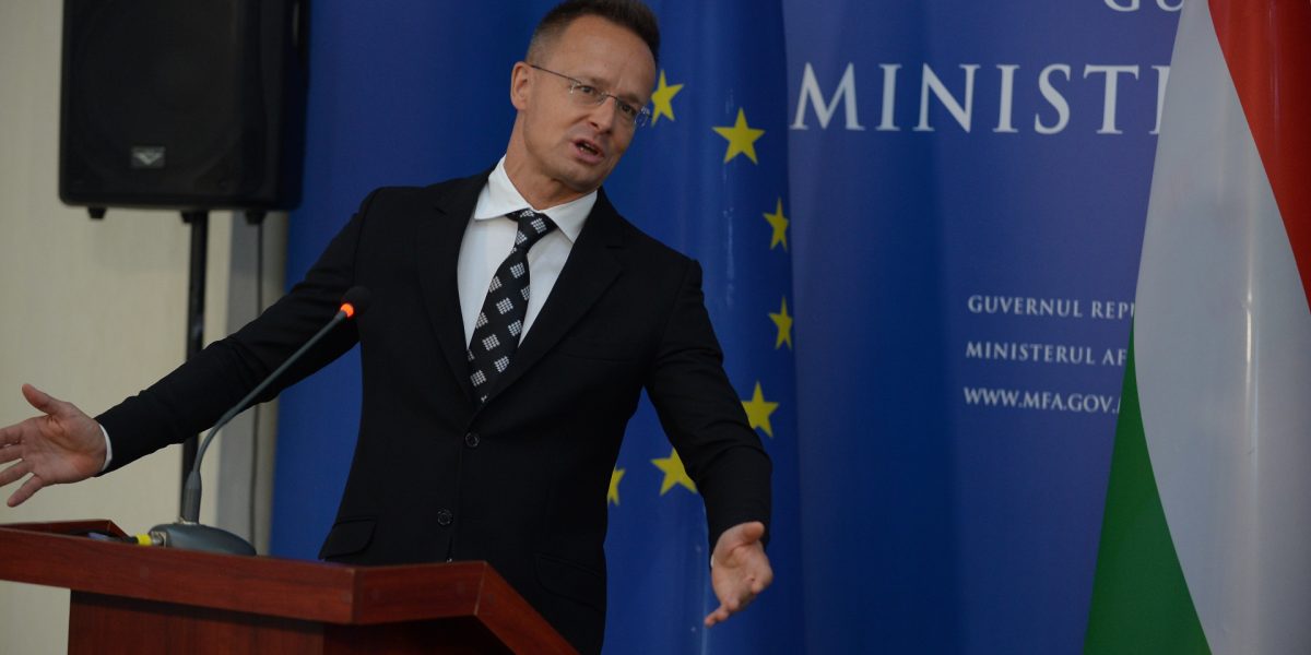 Un scandal diplomatic izbucnește în UE: acuzații de interceptare și tensiuni între Ungaria și Bruxelles Un nou scandal diplomatic zguduie relațiile dintre Uniunea Europeană și Ungaria, după acuzațiile relative la interceptarea discuțiilor diplomatice și declarațiile contradictorii care au ieșit la iveală în ultimele zile