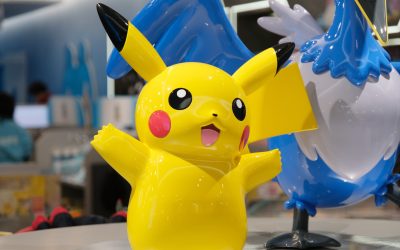 Astăzi se împlinesc 30 de ani de la nașterea unui fenomen mondial: universul Pokémon, un adevărat imperiu cultural și financiar care, dintr-un joc simplu pe Game Boy, a evoluat într-o incontestabilă forță influentă în cultura pop globală