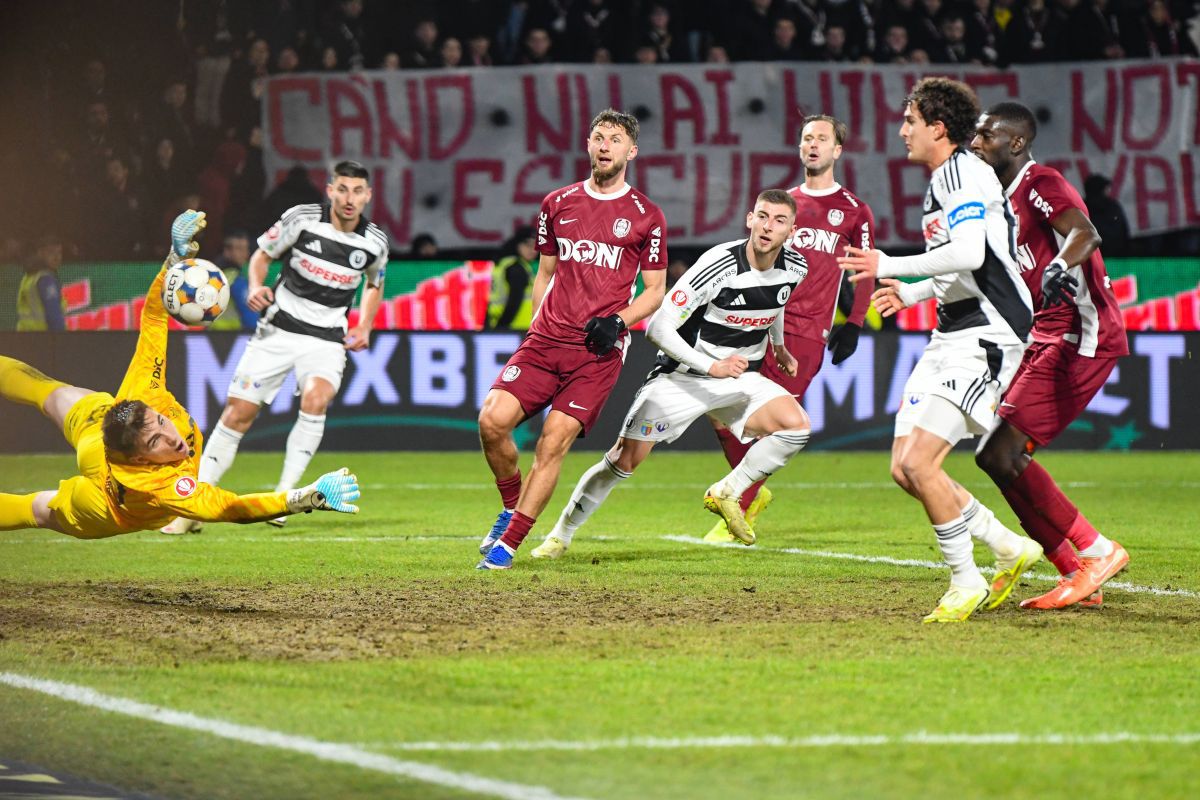 Mihai Popa, portarul vedetă al CFR Cluj, a suferit o accidentare gravă în timpul meciului de v Friday seara cu Rapid, scor 1-0, fapt ce compromite prezența sa în partida crucială împotriva Universității Craiova programată pe 6 aprilie