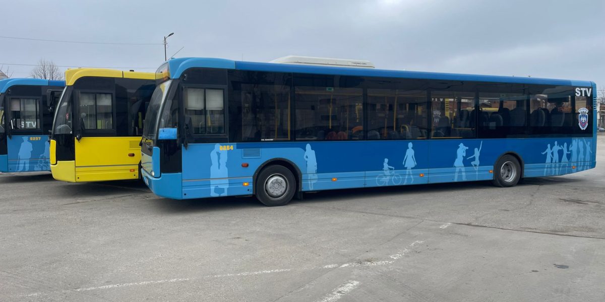 Autoritățile din regiunea București-Ilfov își continuă eforturile de a optimiza rețeaua de transport public, însă deciziile luate în acest sens au stârnit nemulțumiri atât din partea operatorului, cât și a comunităților locale