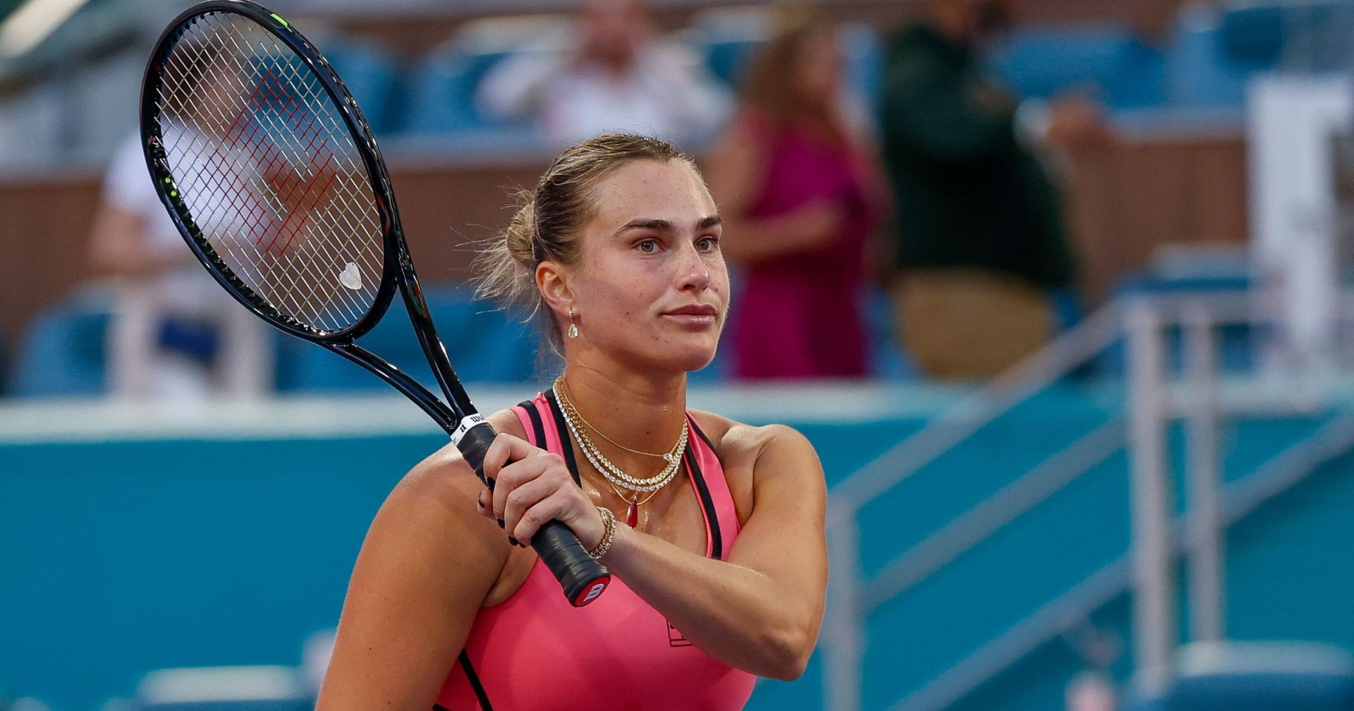 Aryna Sabalenka, liderul mondial al tenisului feminin, și-a asigurat locul în finala turneului WTA 1000 de la Miami după o victorie impresionantă în fața Elenei Rybakina, cap de serie nr
