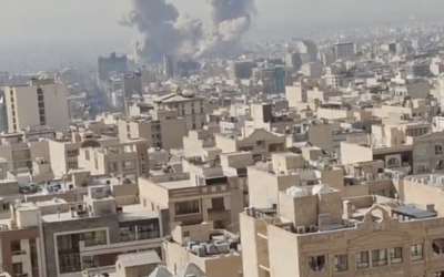 Escaladarea conflictului dintre Iran și Statele Unite a destabilizat piețele globale, aducând în prim-plan câștigători neașteptați din sectorul energiei, rafinărie și apărare