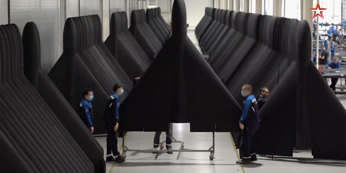 Guverne din Golf și Pentagonul explorează achiziția unor drone interceptoare fabricate în Ucraina pentru a contracara atacurile iraniene Un nou capitol în evoluția tensiunilor regionale din Orientul Mijlociu și estul Europei se conturează, pe fondul intensificării activităților militare și a utilizării dronei în conflictele din zonă