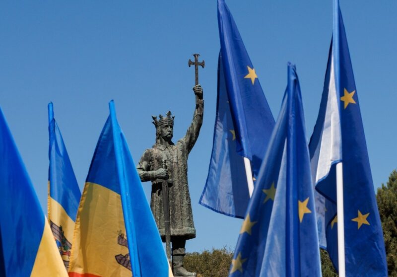 Salut reciproc și angajament comun în contextul războiului din Ucraina Pe fundalul unui conflict care marchează de patru ani scena geopolitică est-europeană, liderii politici ai României, Republicii Moldova și Ucrainei s-au întâlnit pentru a reafirma solidaritatea și angajamentul față de stabilitatea regională